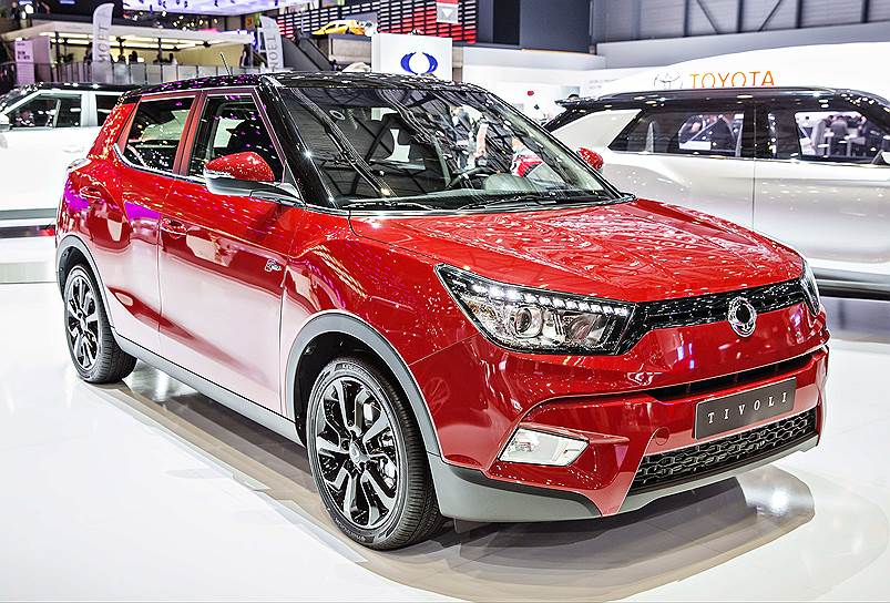 Новый SsangYong Tivoli получил прибавку в габаритах и приставку XLV. Кузов автомобиля удлинен на 238 миллиметров, за счет чего багажное пространство выросло до внушительный 720 литров. Подробнее: &lt;a href=http://www.kommersant.ru/doc/2928772 target=_blank>http://www.kommersant.ru/doc/2928772&lt;/a>