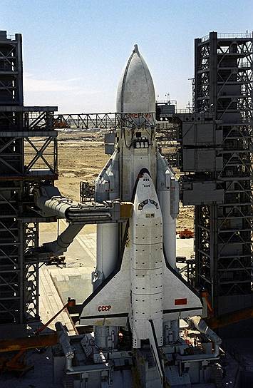 Советский космический корабль «Буран» вышел на орбиту в 1988 году. В отличие от Columbia челнок работал в полностью автономном режиме, управляемый исключительно автоматикой, благодаря чему попал в Книгу рекордов Гиннеса