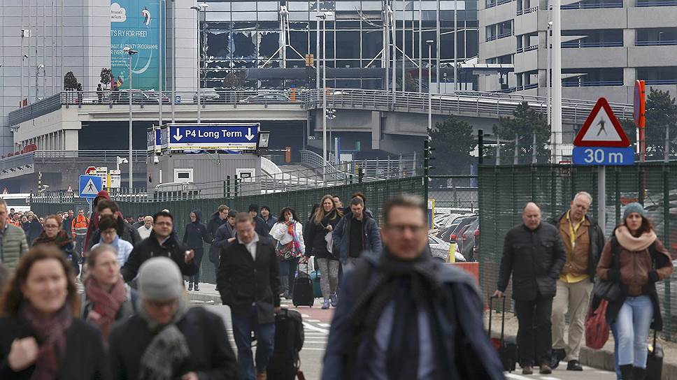 В результате взрывов в аэропорту и метро Брюсселя погибли 34 человека