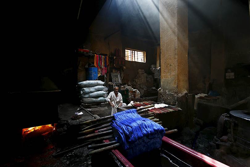 Каир, Египет. Традиционная мастерская по окраске тканей