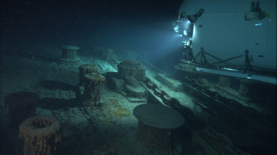 Обломки затонувшего корабля были обнаружены спустя 73 года после трагедии на глубине 3750 метров. В 1985 году экспедиция Роберта Балларда нашла развалившийся на три части гигантский лайнер. Впоследствии со дна были подняты более тысячи ценных артефактов. Российские глубоководные аппараты «Мир» в 1991 и 1995 годах погружались к «Титанику», а снятое ими видео позже вошло в одноименный фильм Джеймса Кэмерона. Спустя 100 лет после крушения обломки «Титаника» были признаны ЮНЕСКО объектом культурного наследия