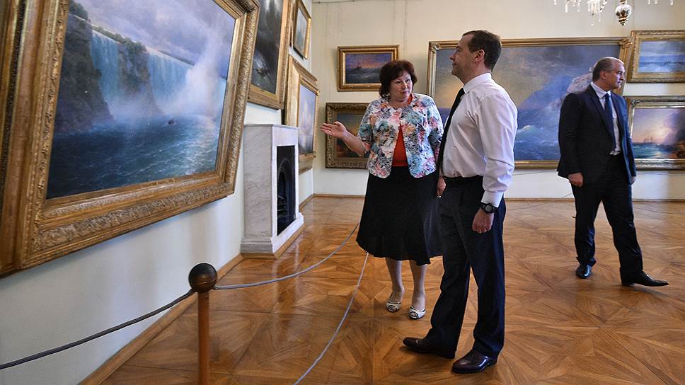 Как Дмитрий Медведев пообещал крымским музеям ремонт