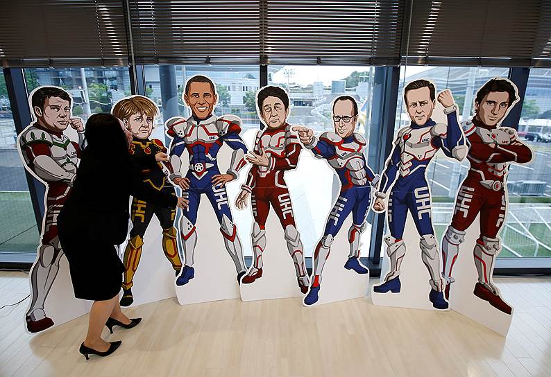 Исэ, Япония. Лидеры G7 в образе супергероев
