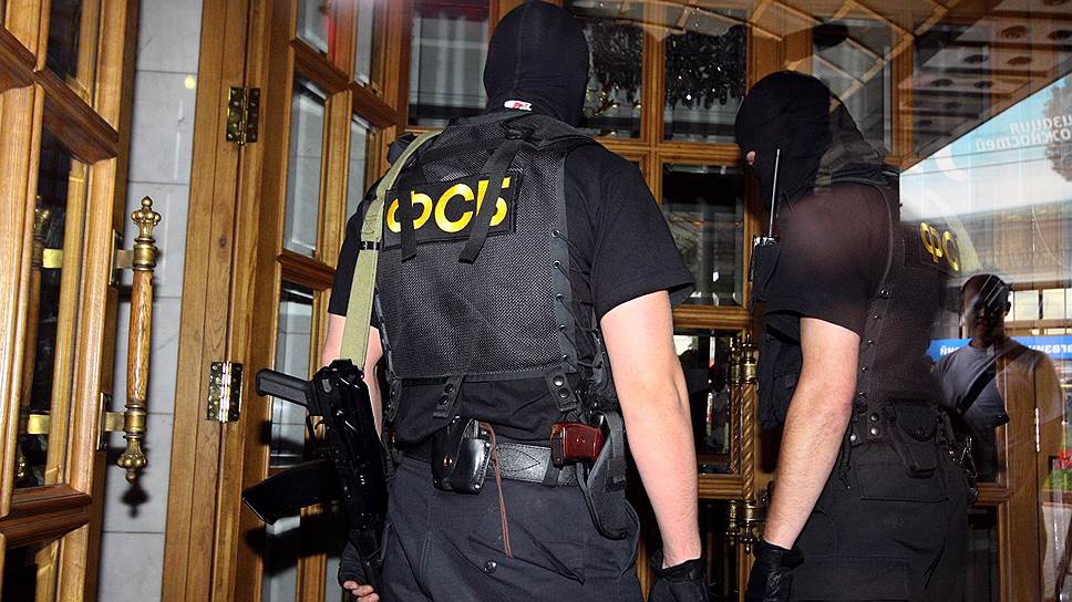 Почему сотрудники ФСБ провели серию обысков в Санкт-Петербурге