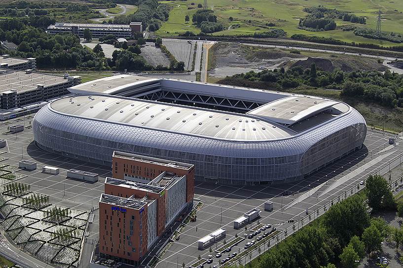 Стадион «Пьер Моруа» является домашней ареной клуба «Лилль», открыт в 2012 году. Изначально носил название «Гран Стад Лилль Метрополь», но в 2013 году переименован в честь бывшего мэра Лилля и премьер-министра Франции, скончавшегося в тот год 