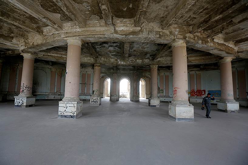 До 2005 года туристы могли пробраться во дворец, чтобы сфотографироваться на фоне руин разбомбленного здания. Однако теперь «Дар-уль-Аман» находится под пристальным наблюдением охраны в связи с планами по восстановлению дворца как резиденции парламента Афганистана