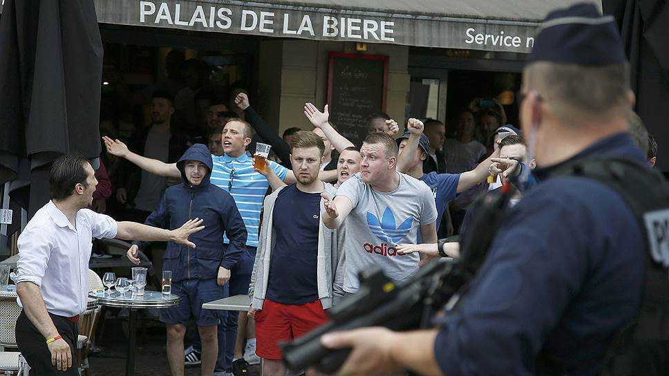 Французская полиция приступила к задержаниям российских болельщиков