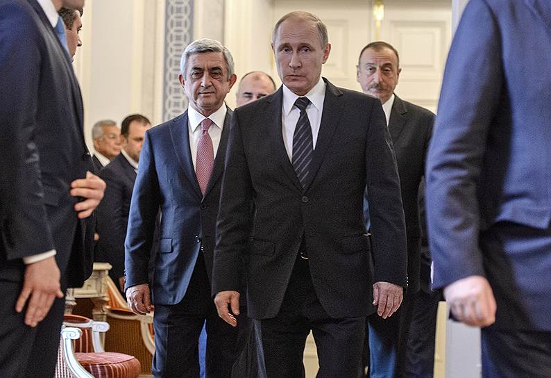 Слева направо: президент Армении Серж Саргсян, президент России Владимир Путин, президент Азербайджана Ильхам Алиев 