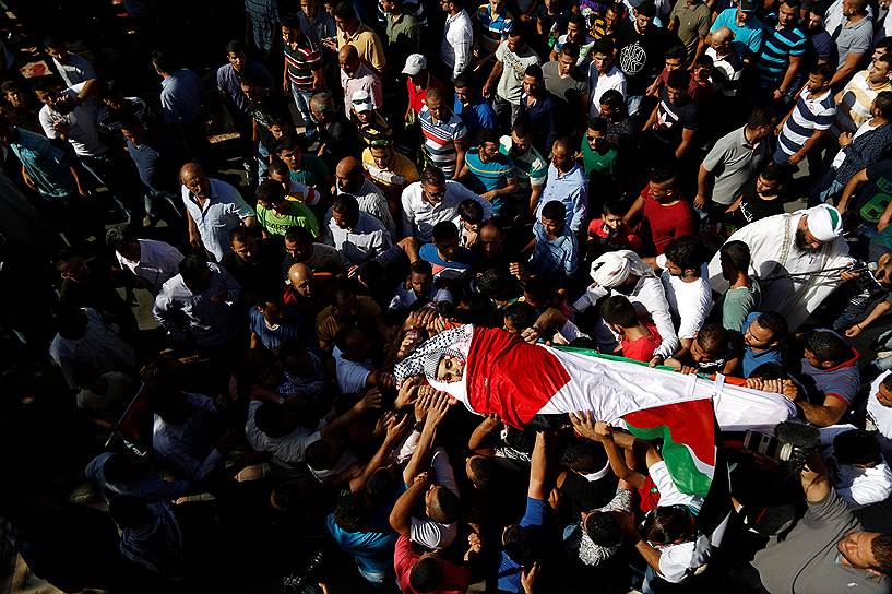 Рамалла, Палестина. Похороны убитого израильскими военными палестинского мальчика