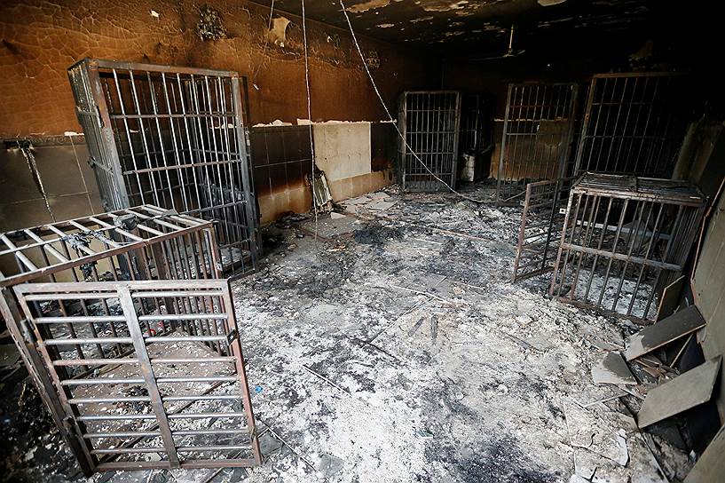 Клетки в помещении, которое использовалось боевиками запрещенной в России организации «Исламское государство» в качестве тюрьмы