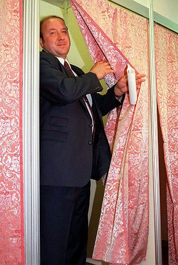 Александр Коржаков поддерживал Бориса Ельцина даже в непростые для того времена, но в битве за близость к президенту накануне второго тура потерпел поражение