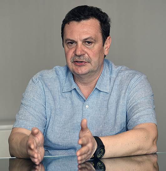 Я могу предположить, что Tele2, скорее, окончательно продадут «Ростелекому», это было бы логично. Мы в этом угрозы для себя не видим