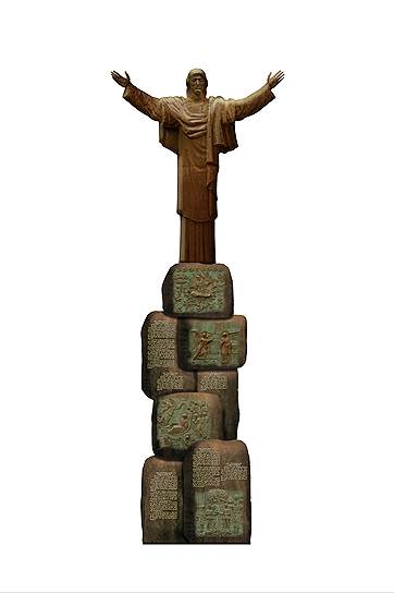 Статуя Иисуса Христа, автором которой является известный скульптор Зураб Церетели