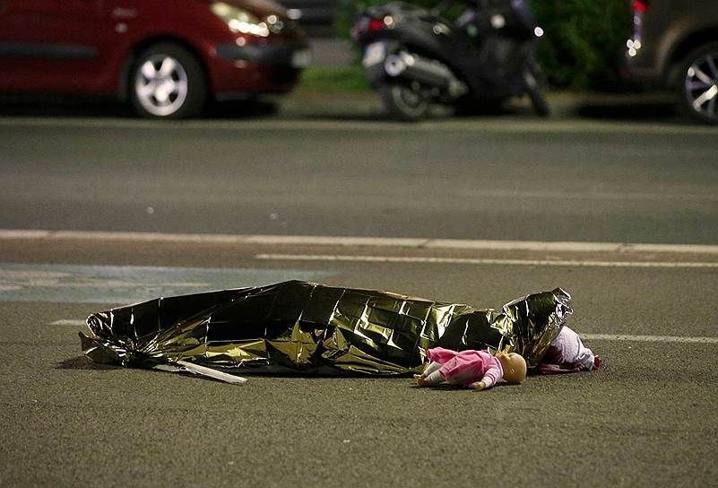 15 июля. 84 человека погибли в результате атаки на Ниццу (Франция) 