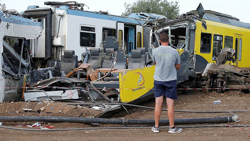 12 июля. В результате лобового столкновения двух пассажирских поездов на юге Италии погибли 27 человек 
