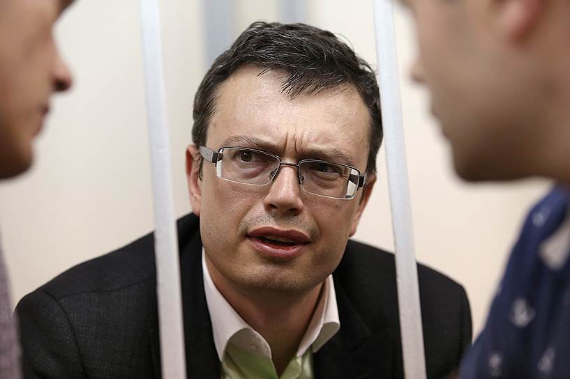 Стремительная следственная карьера Дениса Никандрова (на фото) в СКР оборвалась после того, как он стал подследственным ФСБ