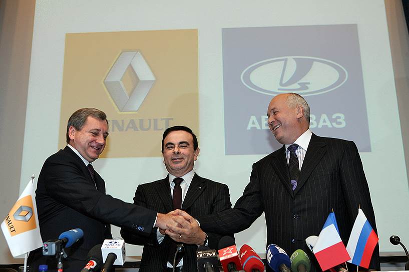 В феврале 2008 года французский концерн Renault подписал с АвтоВАЗом договор о покупке 25% плюс одной акции завода за $1 млрд. АвтоВАЗ оказался в кризисе и был вынужден просить поддержки у государства — правительство через госкорпорацию «Ростехнологии» выделило автоконцерну 25 млрд руб. на покрытие долгов поставщикам
