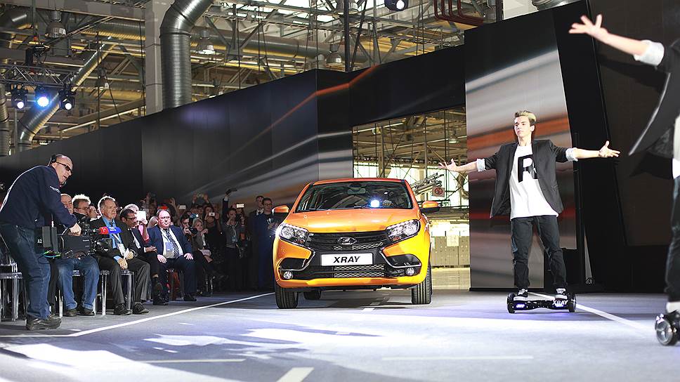 В феврале 2016 года в 56 городах России начались продажи самой последней на данный момент модели концерна — хетчбэка Lada XRAY
