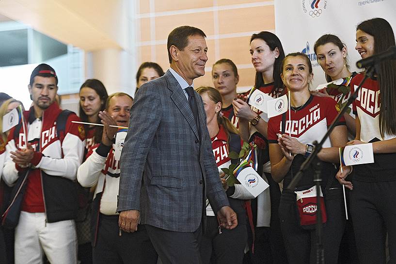 Глава ОКР Александр Жуков во время проводов олимпийской сборной России в аэропорту Шереметьево
