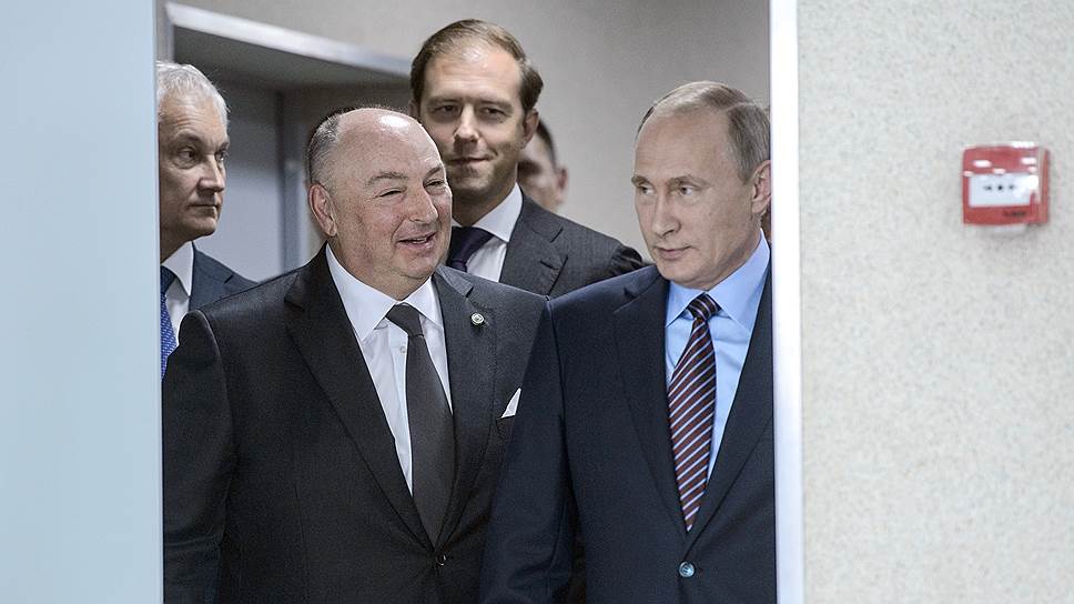 Как Владимир Путин приехал на завод компании «Акрон» в Новгороде