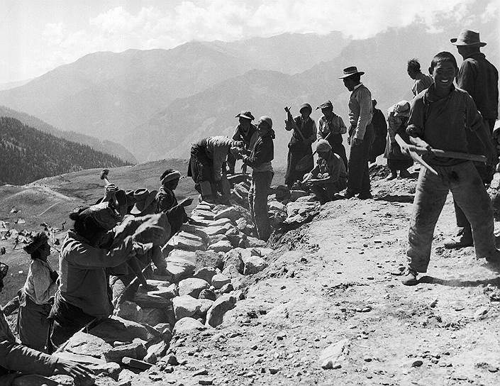 В 1962 году, воспользовавшись спорной ситуацией на границе между Тибетом и бывшей Британской Индией, Китай оккупировал часть Кашмира — район Аксай-Чин. Некоторые историки называют эту кампанию «единственной войной, в которой Китай одержал победу»