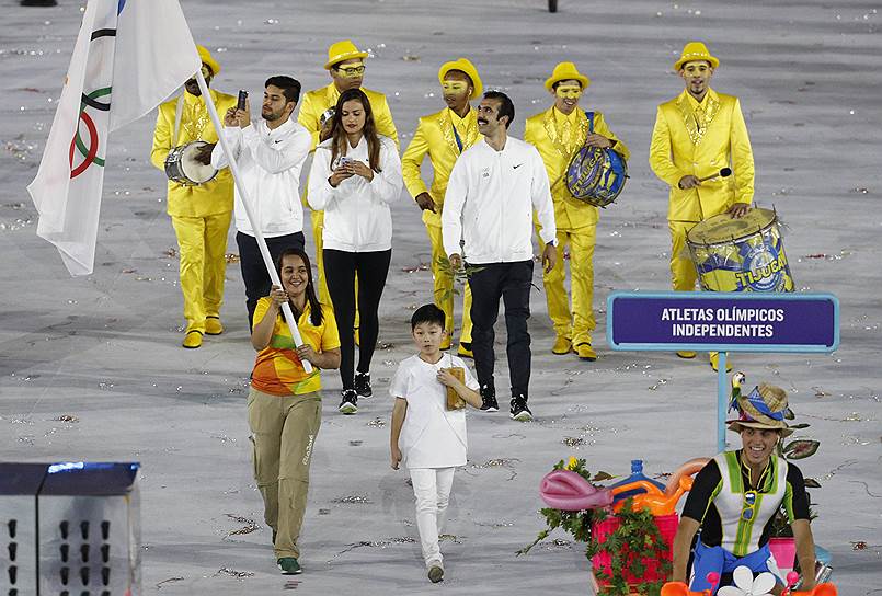 Спортсмены, выступающие под Олимпийским флагом 