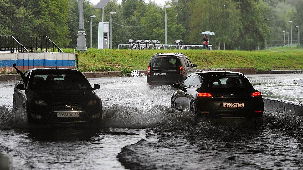 О том, почему система стока дождевой воды в Москве не справляется со своими задачами, и о том, к каким последствиям это может пр