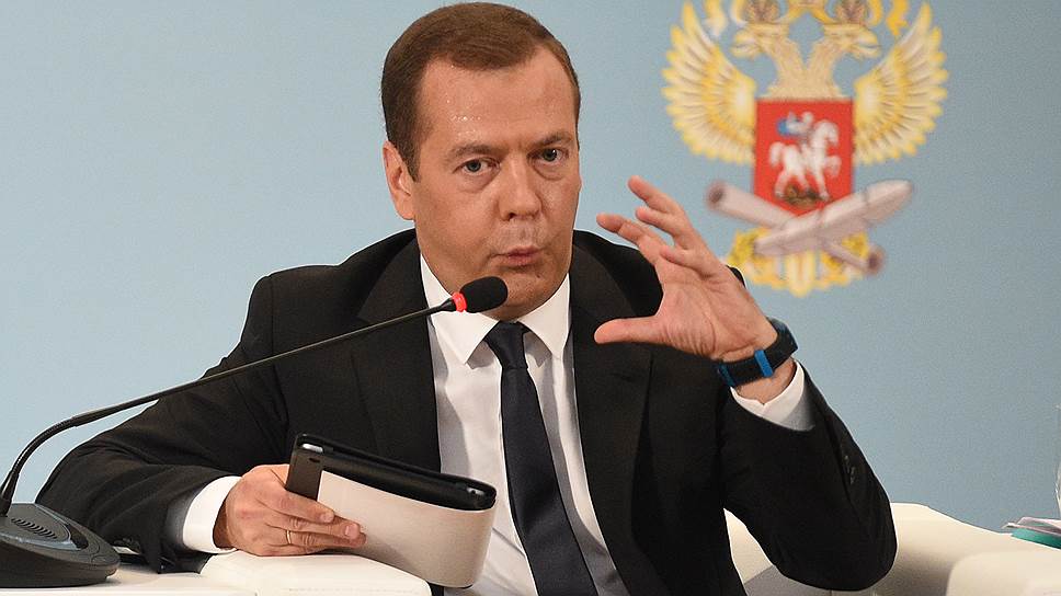 Как Дмитрий Медведев прокомментировал зарплаты учителей
