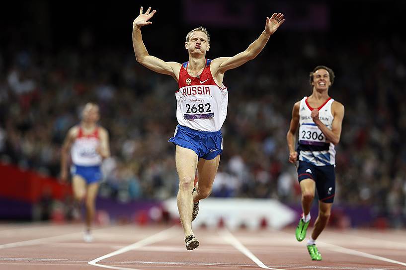 Легкоатлет Евгений Швецов, чемпион Паралимпиады в Лондоне на дистанциях 100 м., 400 м. и 800 м.