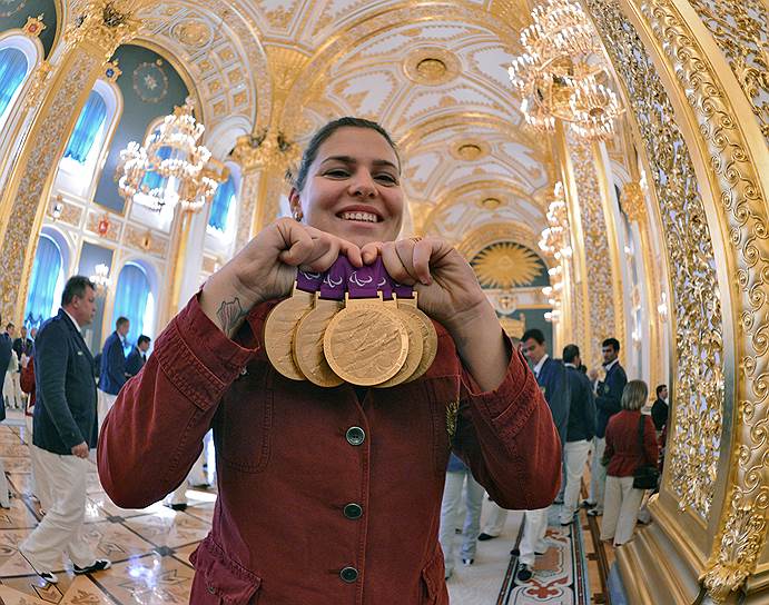 Пловчиха Оксана Савченко, восьмикратная паралимпийская чемпионка