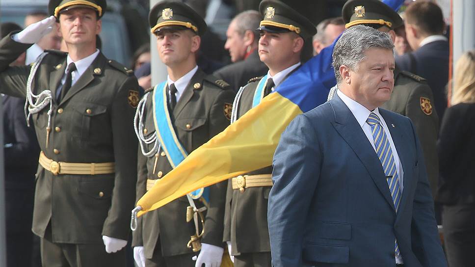 Как Петр Порошенко пообещал Крыму и Донбассу украинский флаг