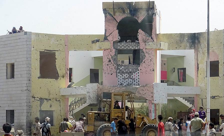 29 августа. В результате теракта в Йемене погиб 71 человек. Ответственность за взрыв во втором по величине городе страны Адене взяла на себя террористическая организация «Исламское государство» (запрещена в России)