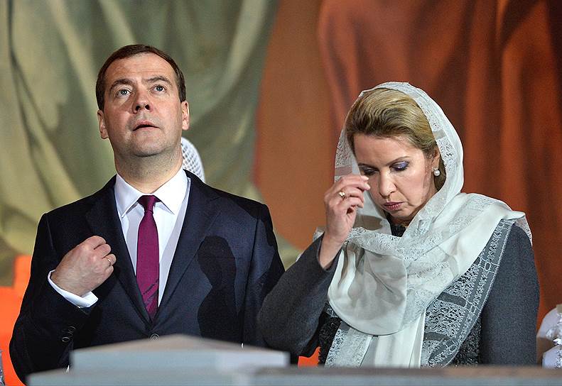 24 декабря 1993 года Дмитрий Медведев женился на своей бывшей однокласснице Светлане Линник. В 2008 году она возглавила общественную инициативу по созданию праздника «День семьи, любви и верности», а также создала и возглавила Фонд социально-культурных инициатив