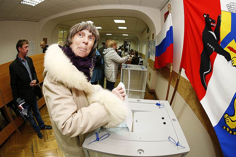 Голосование на одном из избирательных участков Хабаровска