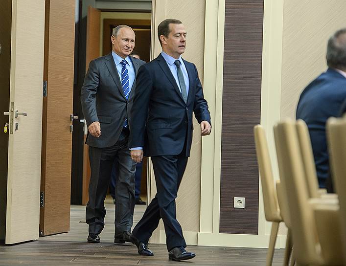 Президент России Владимир Путин и председатель правительства Дмитрий Медведев ведут проекты приоритетно и попеременно