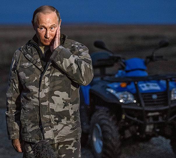 Вернувшись на кордон «Сармат» после близкого знакомства с табуном, Владимир Путин казался не в меру задумчивым