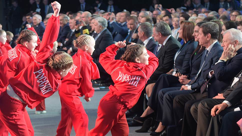 Владимир Путин заявил, что спорт, молодежную политику и туризм должен курировать один премьер