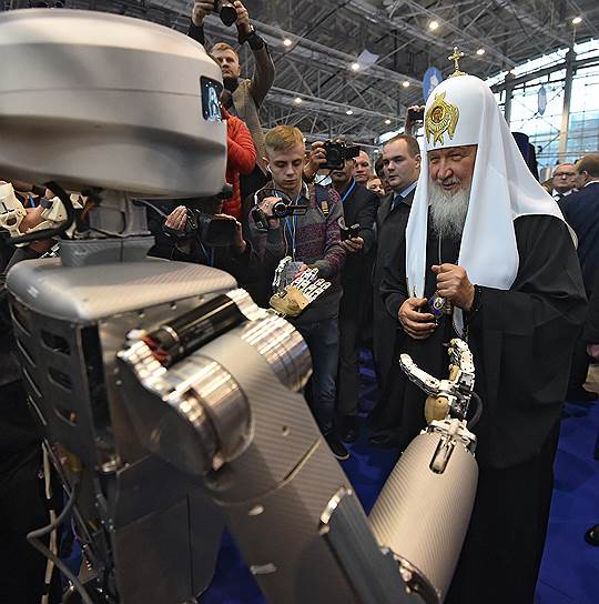 Патриарх Кирилл приветствовал студенческие технические достижения в лице робота Федора