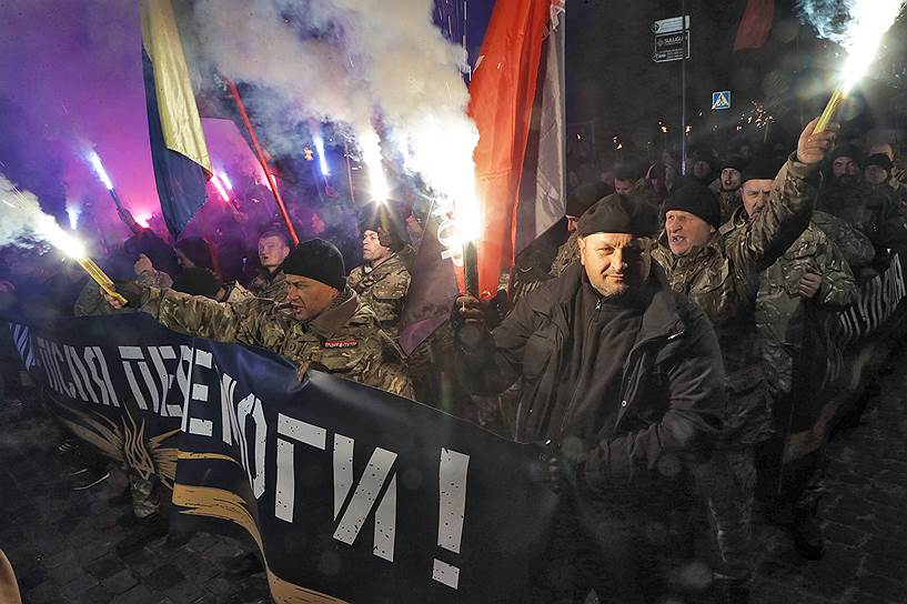 Киев, Украина. Марш нации, приуроченный к 74-й годовщине создания Украинской повстанческой армии (УПА; запрещена в России)