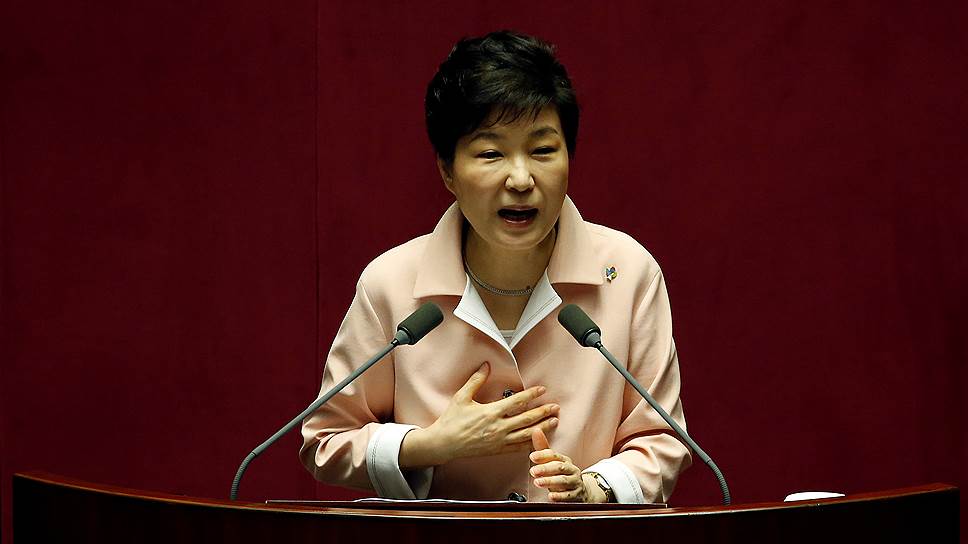 Почему приближенных президента Южной Кореи заподозрили в коррупции