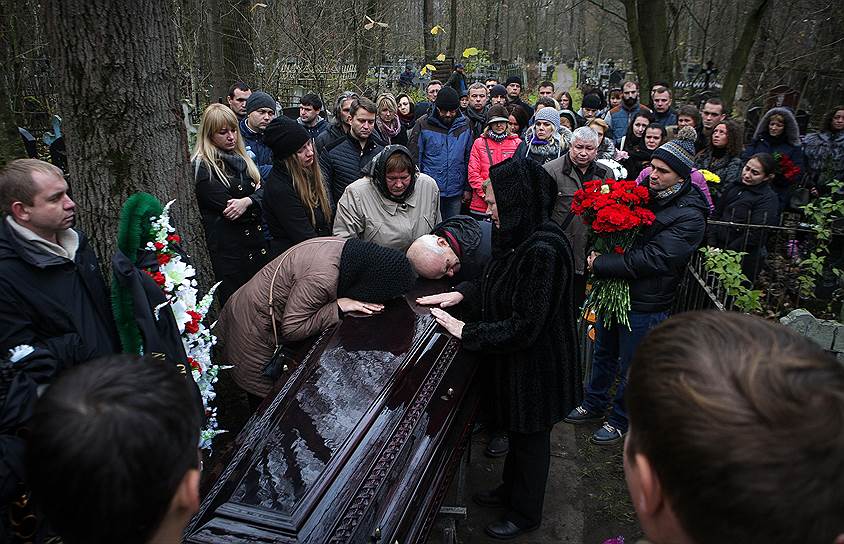 6 ноября состоялись первые похороны жертв трагедии 
