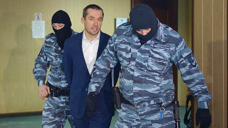 Как суд продлил арест Дмитрию Захарченко