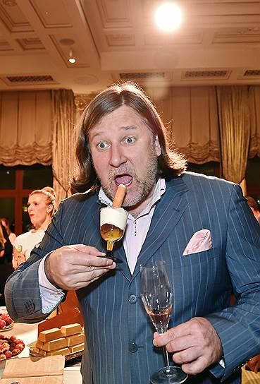 Ресторатор Сергей Иванов во время церемонии закрытия Московского гастрономического фестиваля «Десертный бал»