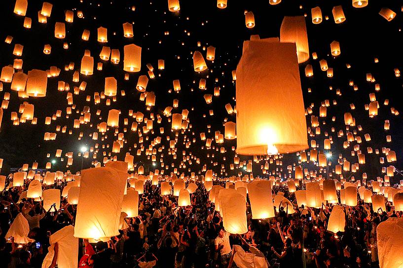 Чиангмай, Таиланд. Фестиваль небесных фонариков  