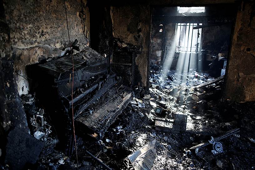 Хайфа, Израиль. Сгоревшая комната. В стране четвертый день горят леса и дома, власти эвакуировали более 85 тыс. человек