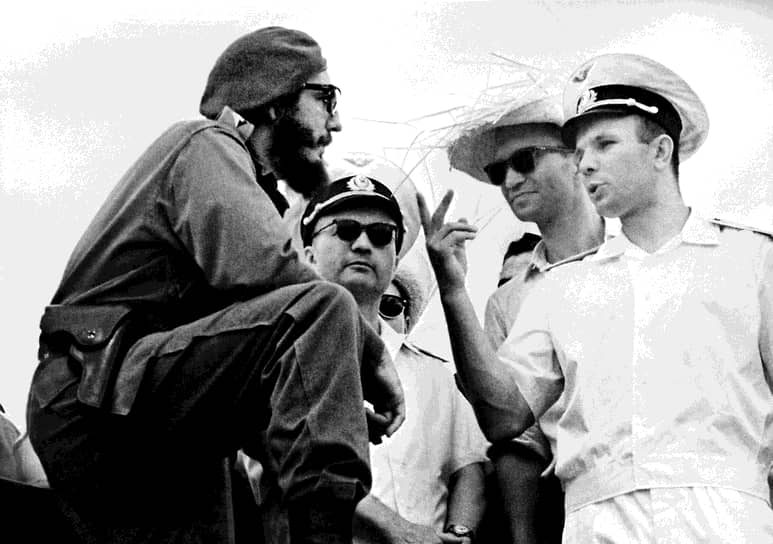 Власть на Кубе перешла к Революционному правительству, которое возглавил Фидель Кастро, ставший премьер-министром и главнокомандующим Революционными вооруженными силами
&lt;br>На фото: Фидель Кастро и советский космонавт Юрий Гагарин (справа)