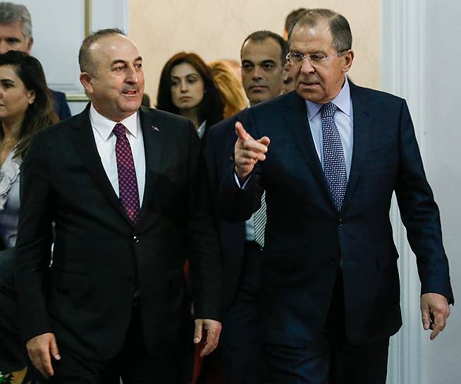 Глава МИД России Сергей Лавров и его турецкий коллега Мевлют Чавушоглу обсуждали не столько двусторонние отношения, сколько ситуацию в Сирии