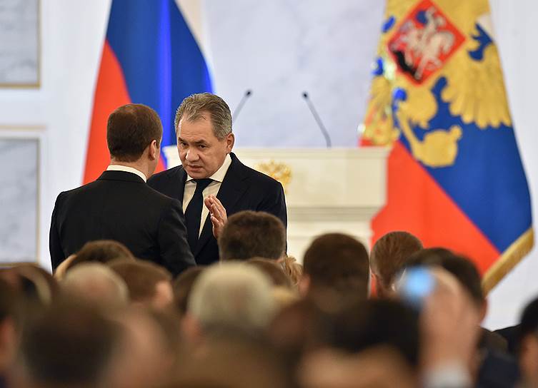 Министр обороны Сергей Шойгу и премьер-министр Дмитрий Медведев