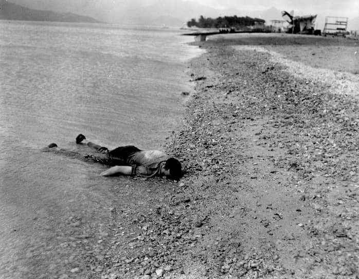 Жертвами внезапного нападения японцев стали 2403 американца, еще 1178 были ранены