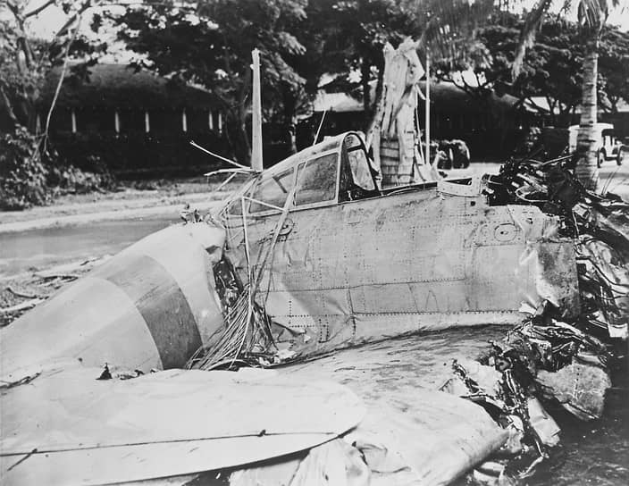 Атака на Перл-Харбор состояла из двух авиационных налетов, в которых участвовало, в сумме, 353 японских самолета
